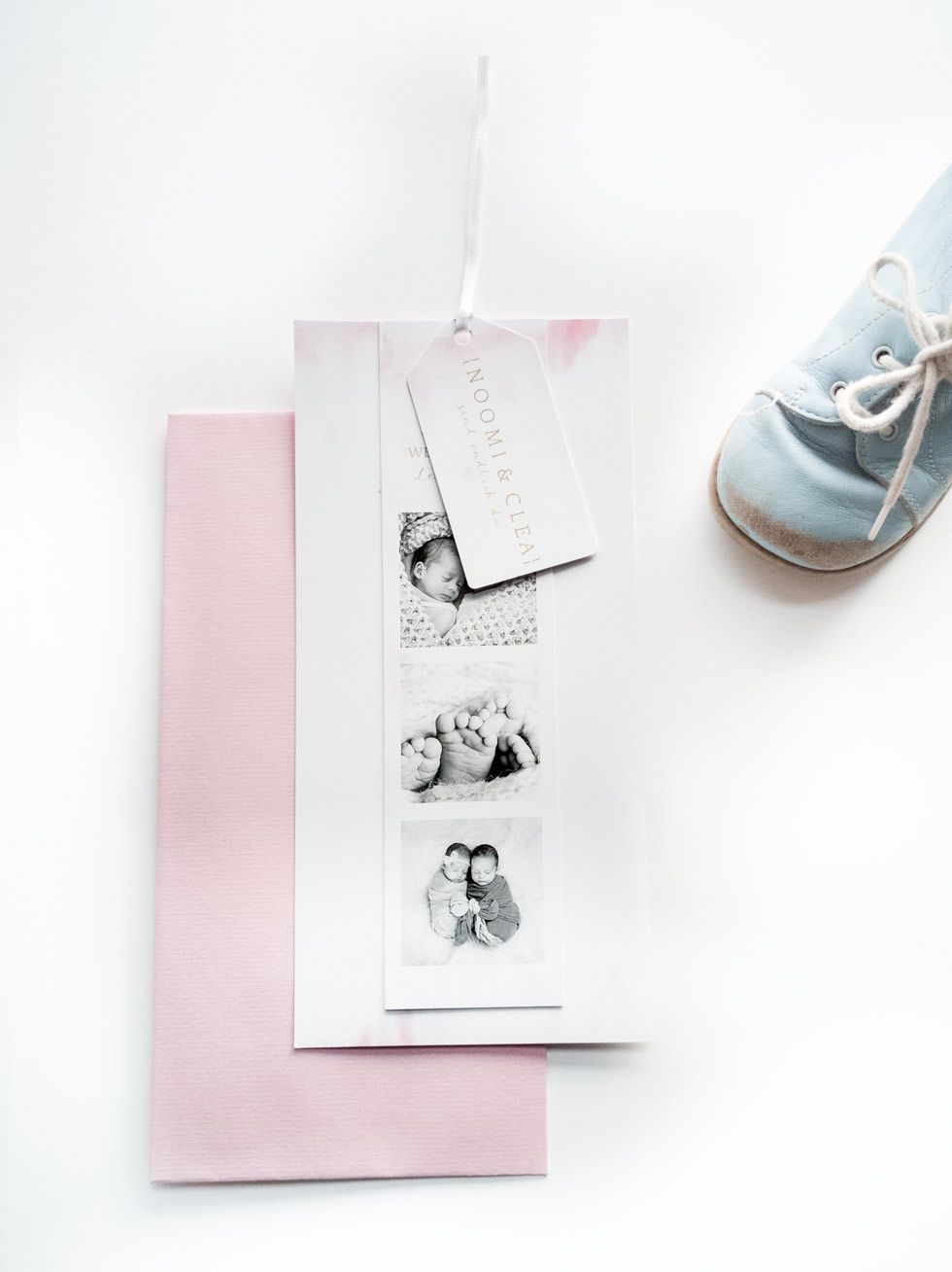 Geburtskarte für Zwillinge mit Fotostreifen in rosa