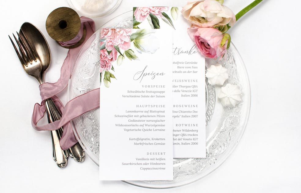 Florale Menükarte zur Hochzeit mit Pfingstrosen der Serie Amica und Sofian von carinokarten